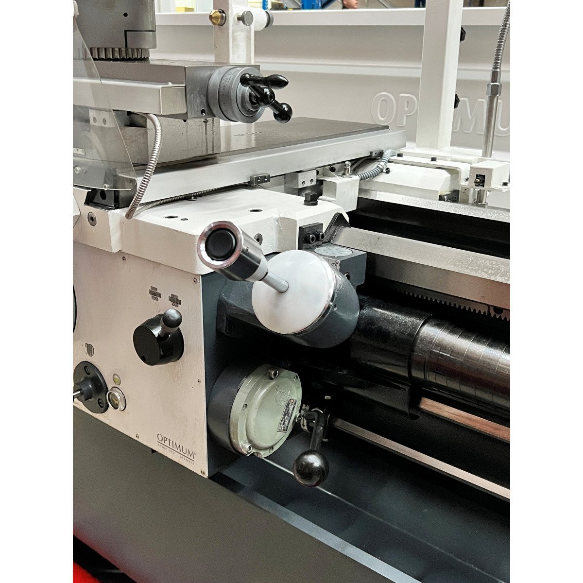 Leit- und Zugspindeldrehmaschine Optimum OPTIturn TH 5620V